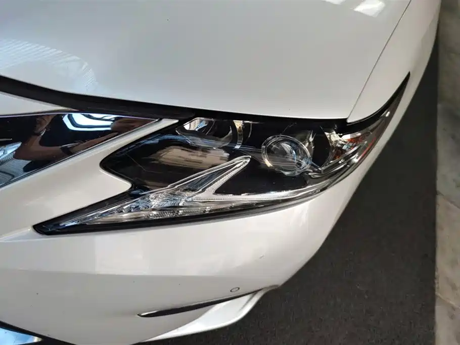 Lexus ES 2015 200 Elite Edition фото 5