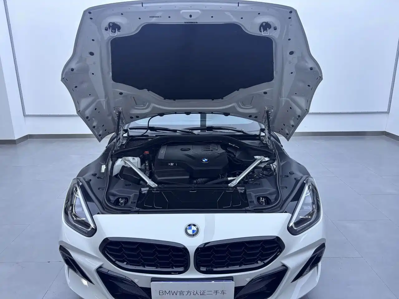 BMW Z4 2024 2023 sDrive 25i M Sport Shadowline Package