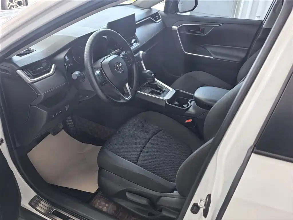 Toyota RAV4 Rongfang 2023 2.0L CVT 2WD Urban Edition фото 13