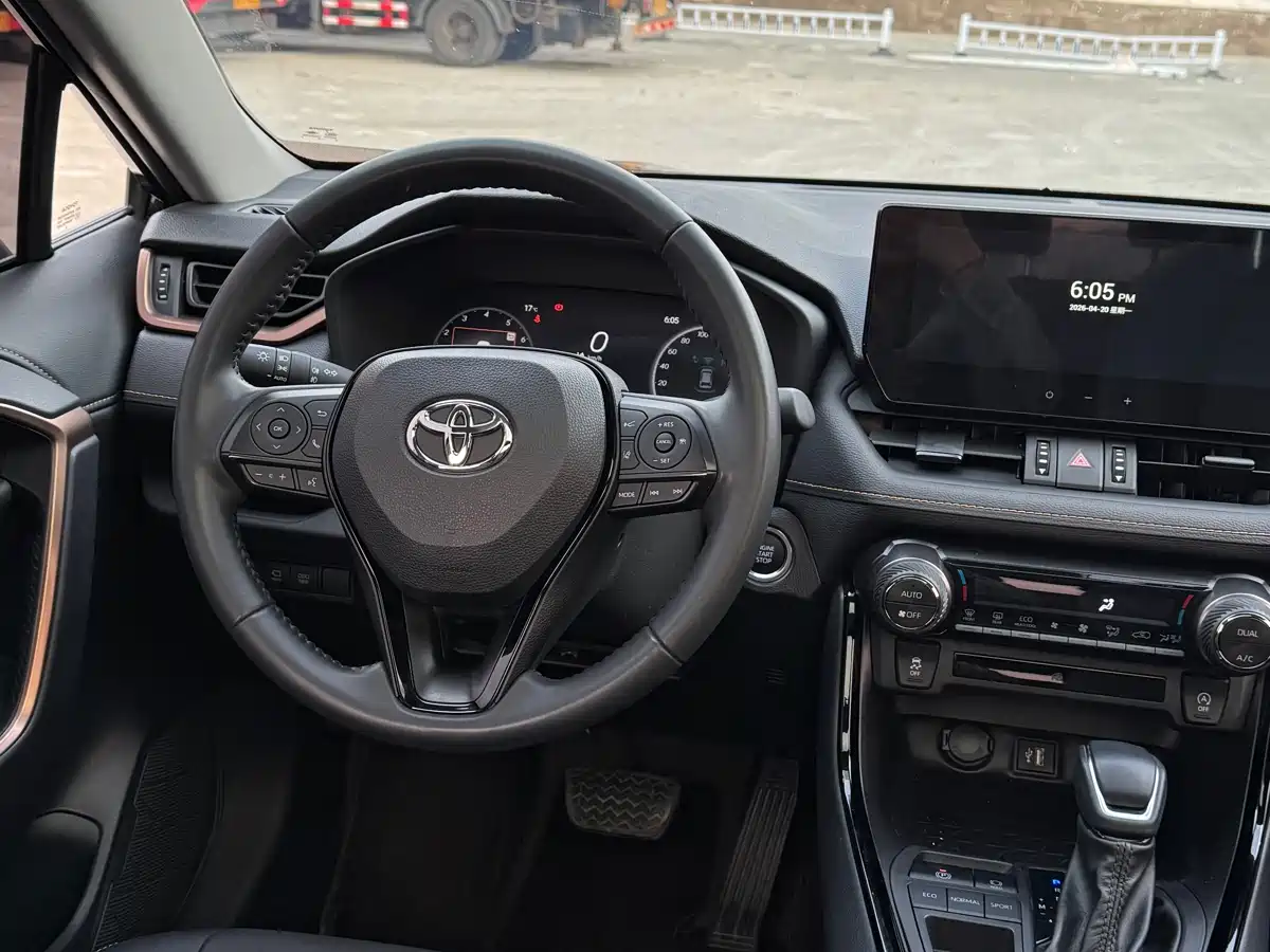 Toyota Wildlander 2024 2.0L CVT 2WD Luxury PLUS Edition фото 8