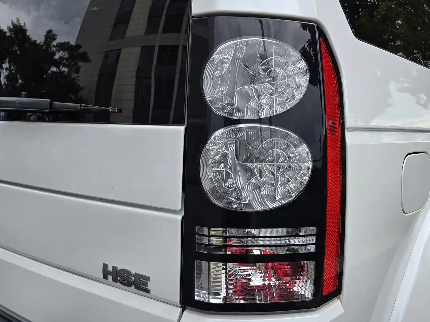 Land Rover Discovery 2015 3.0 SDV6 HSE Diesel фото 8