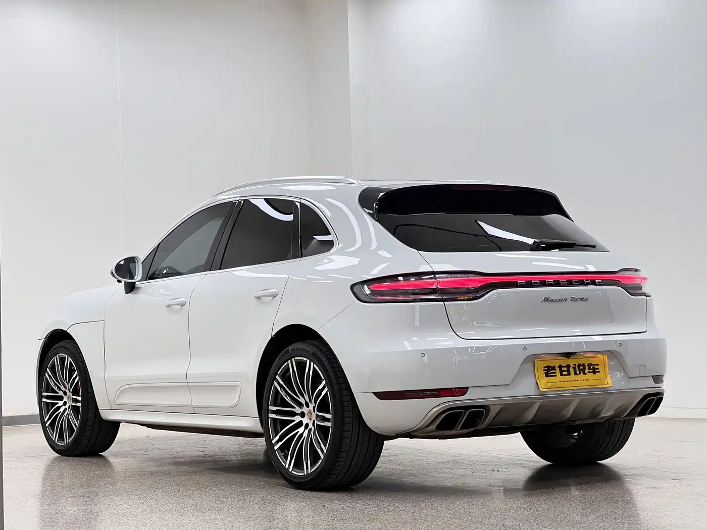 Porsche Macan 2014 Macan Turbo 3.6T фото 6