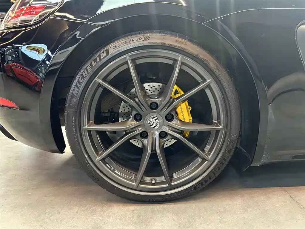 Porsche 718 2019 Boxster T 2.0T фото 16