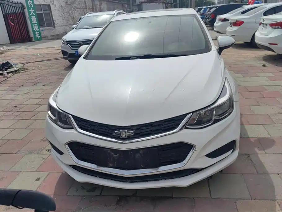 Chevrolet Cruze 2017 1.5L Automatic Pioneer Sunroof фото 2