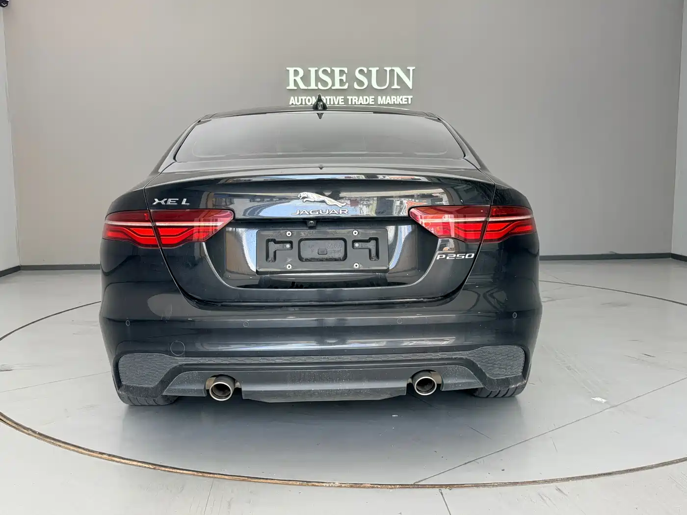Jaguar XEL 2024 2024 Model 2.0T 250PS R-DYNAMIC S Gloss Black Sport Edition