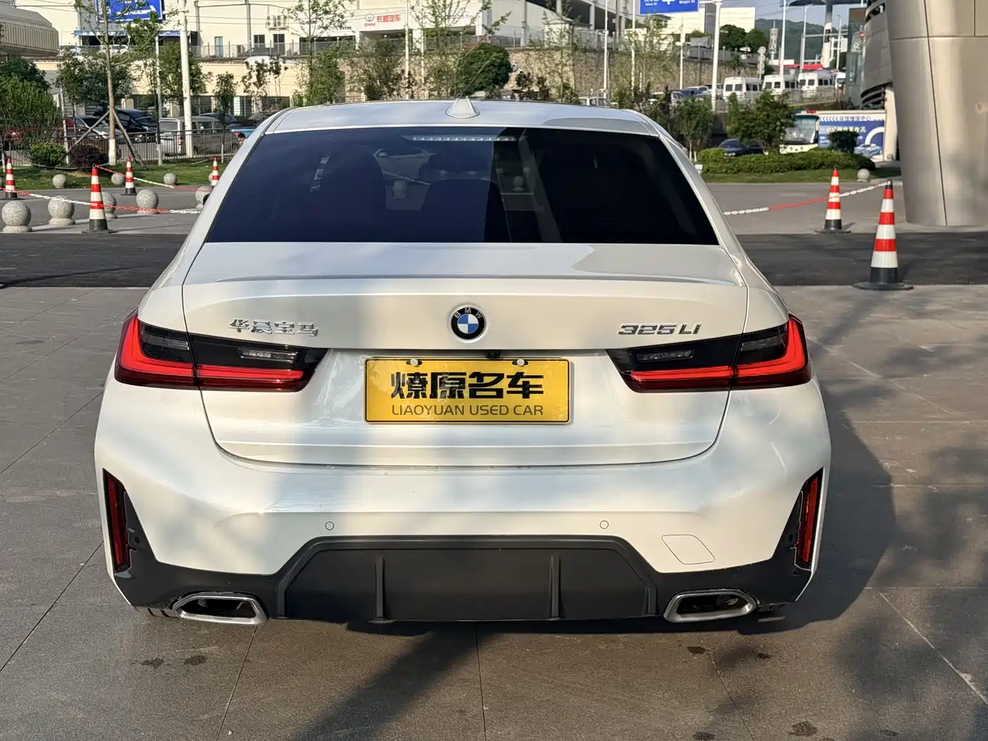 BMW 3 Series 2023 325Li M Sport Black Night Package фото 5