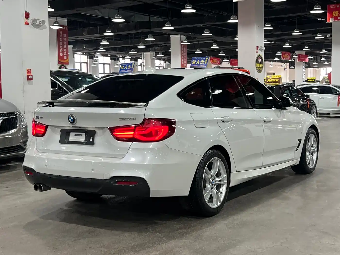BMW 3 Series GT 2019 320i M Sport Package фото 5