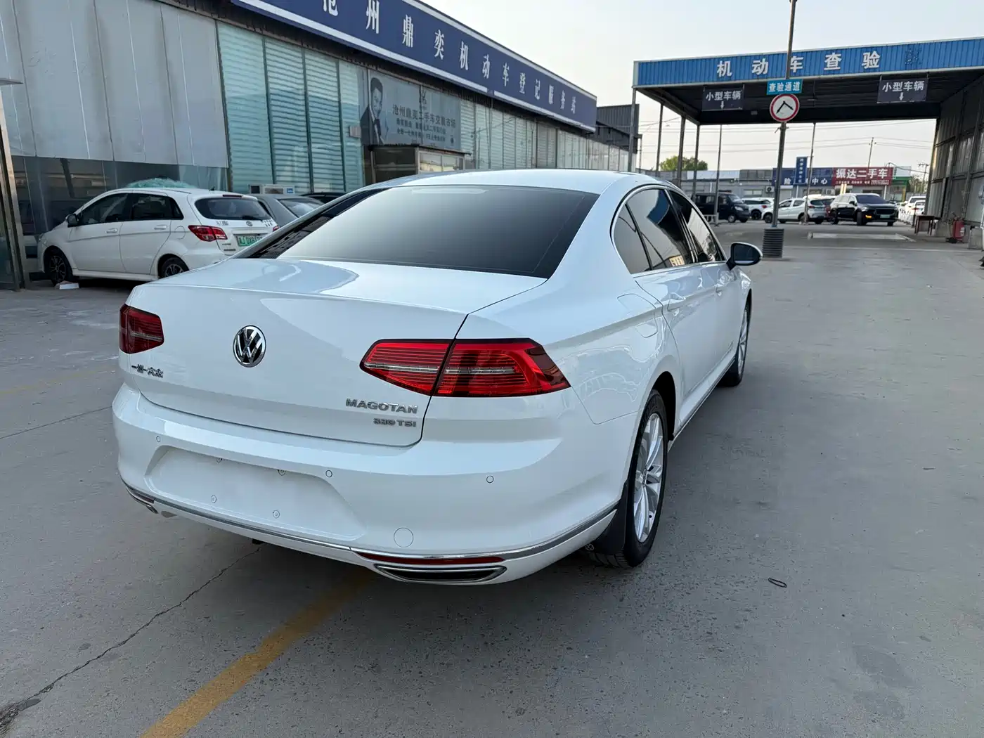 Volkswagen Magotan 2017 330TSI DSG Luxury фото 6