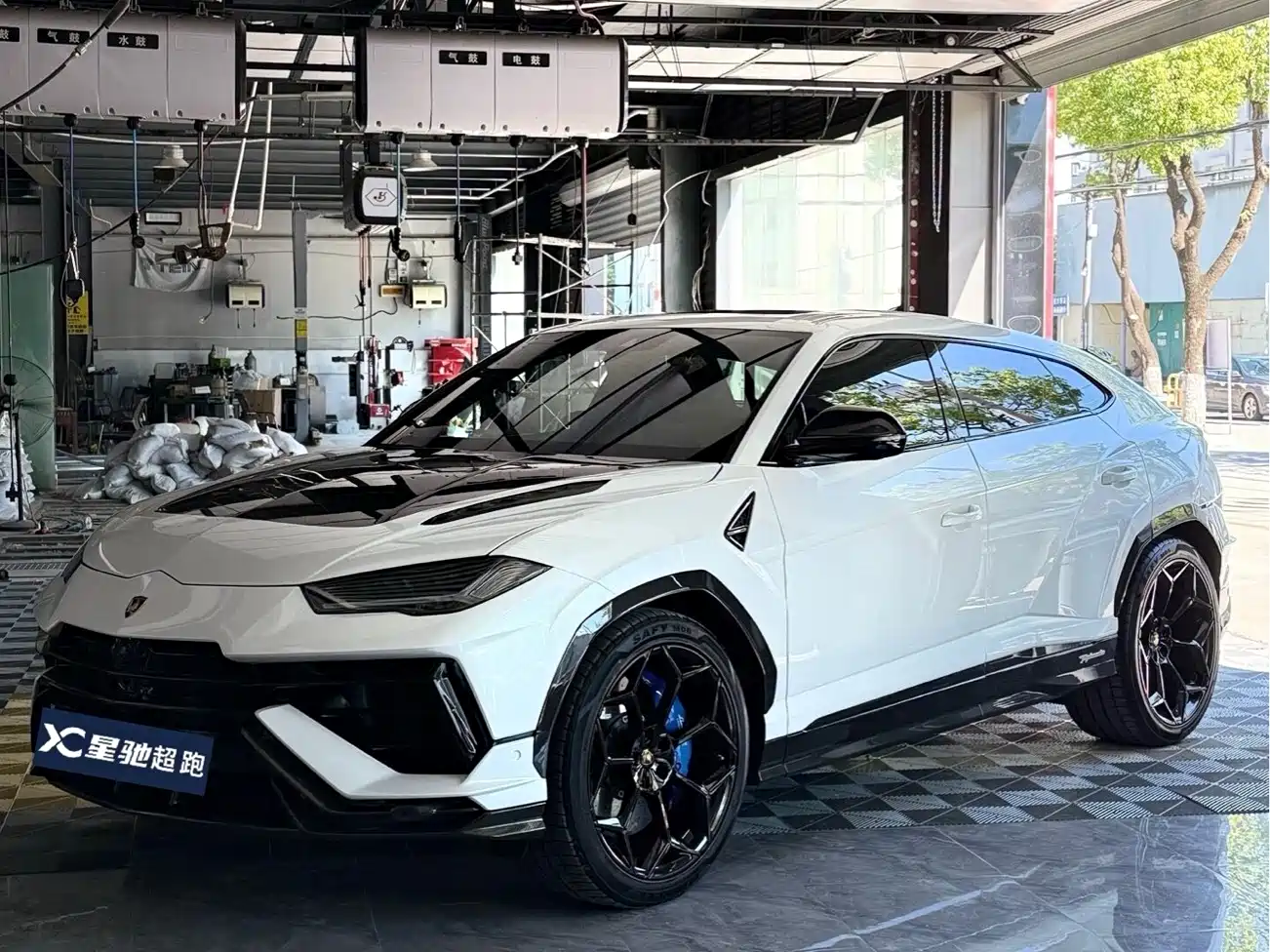 Lamborghini Urus 2018 4.0T V8