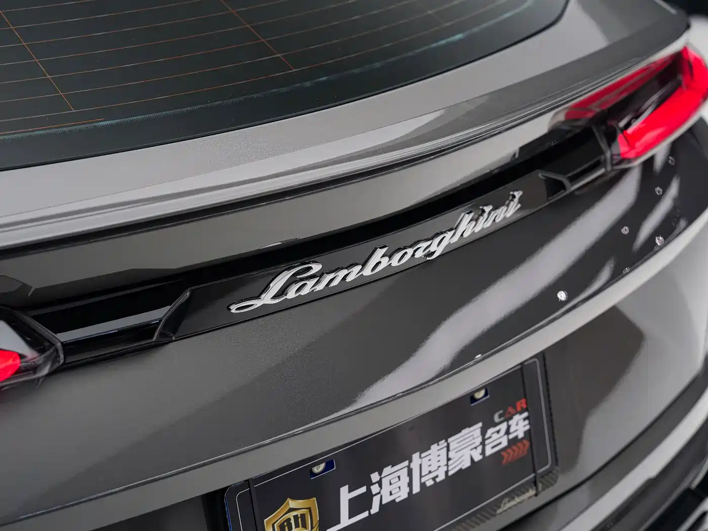Фото 8 - Lamborghini Urus