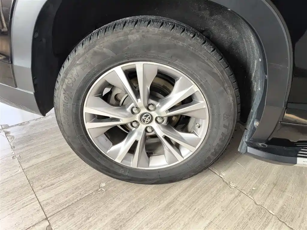 Toyota Highlander 2015 2.0T AWD Elite Edition 7-seater фото 24