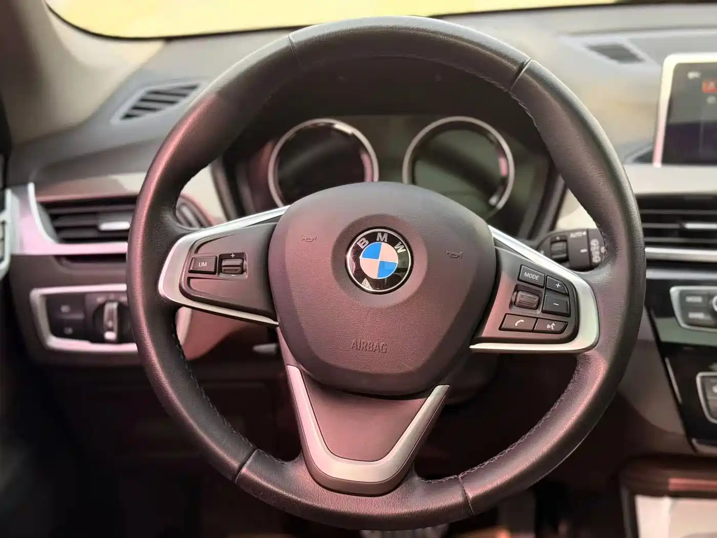 BMW X1 2019 xDrive20Li Premium Model фото 19