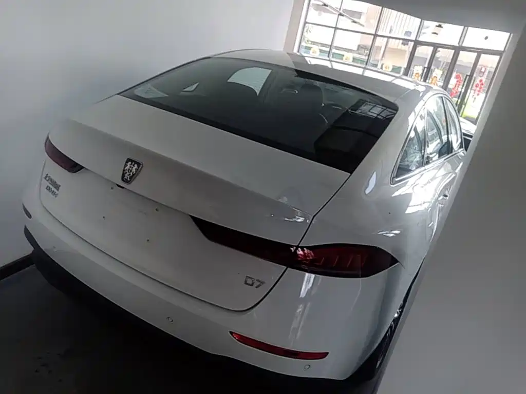 Фото 7 - Roewe D7