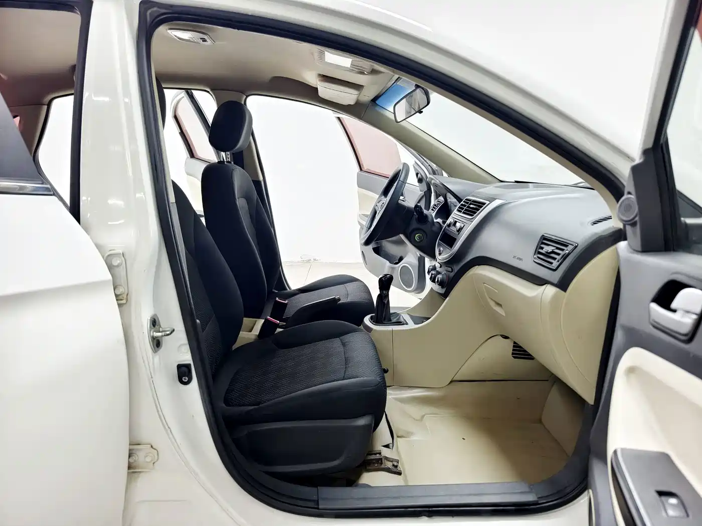 JAC Motors Heyue A30 2014 2014 Model 1.5L Manual Premium