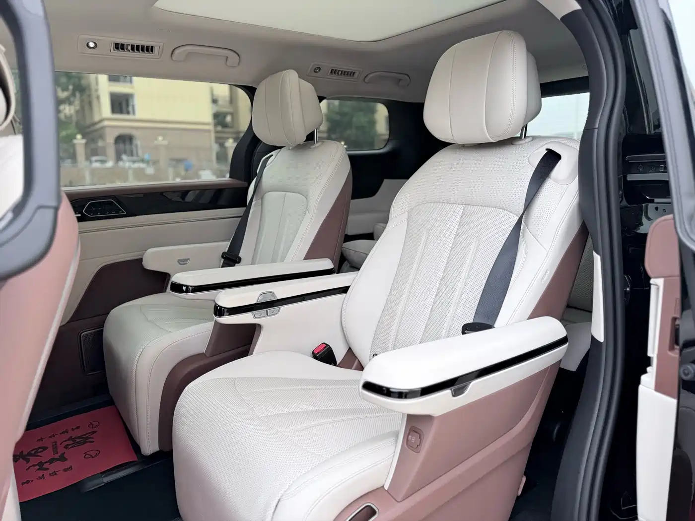 BYD Xia 2025 2025 DM-i 1.5T 180km Surpass Edition