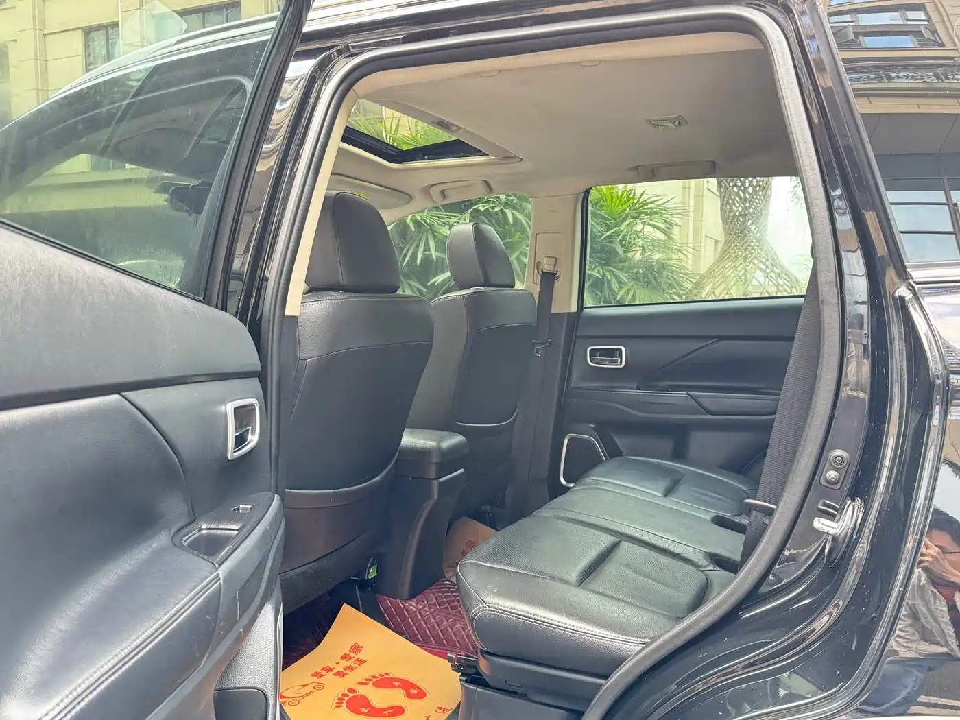 Mitsubishi Outlander 2018 2.4L 4WD Luxury Edition 7-seater фото 8