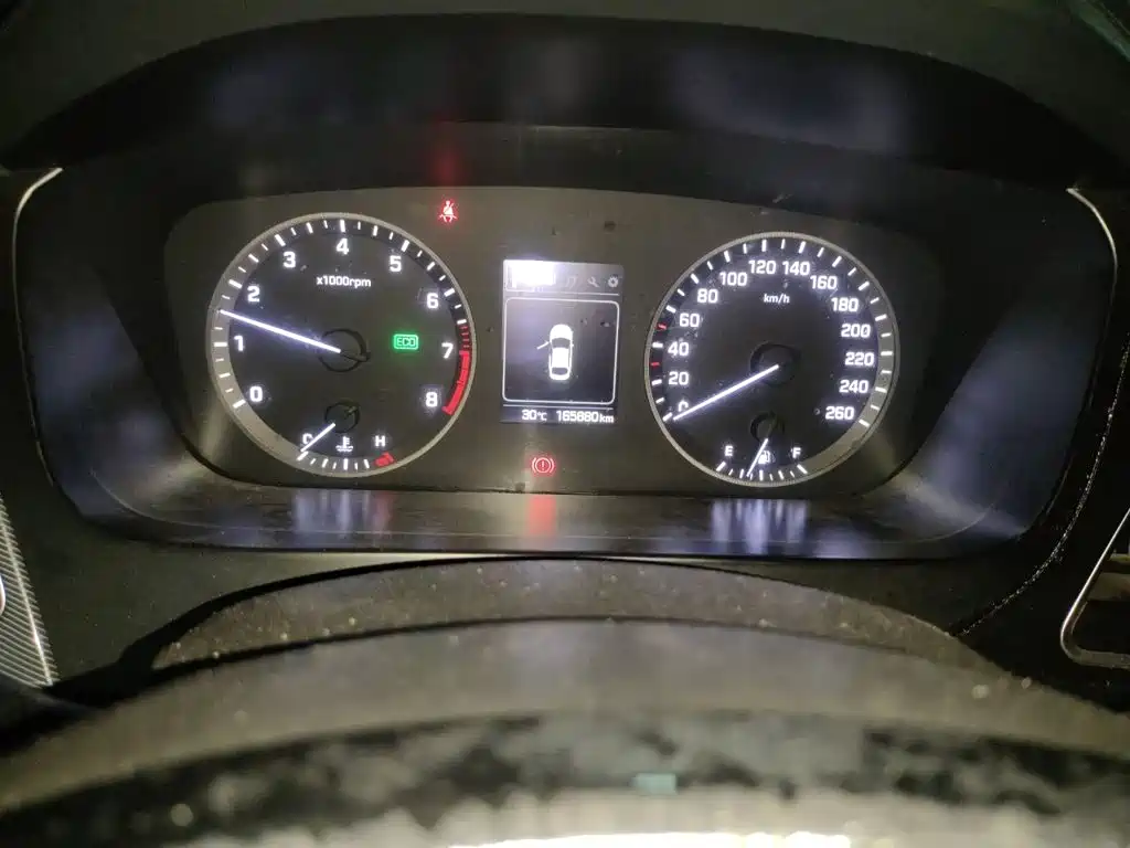 Photo 13 - Hyundai Sonata