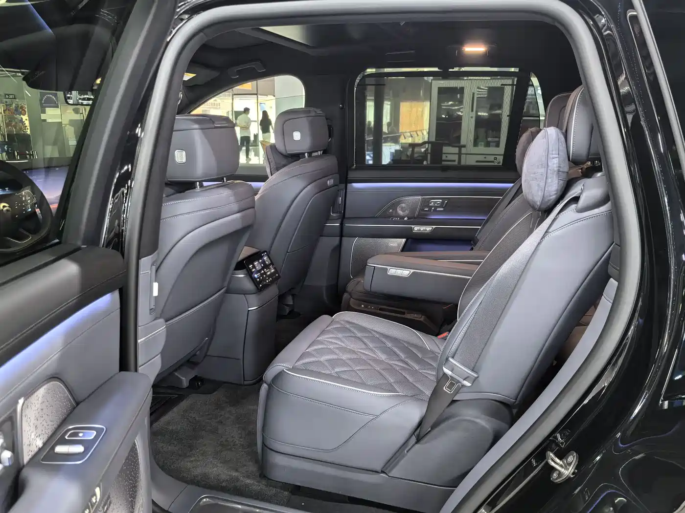 NIO ES8 2025 Model 6-Seat Executive Luxury Edition фото 11