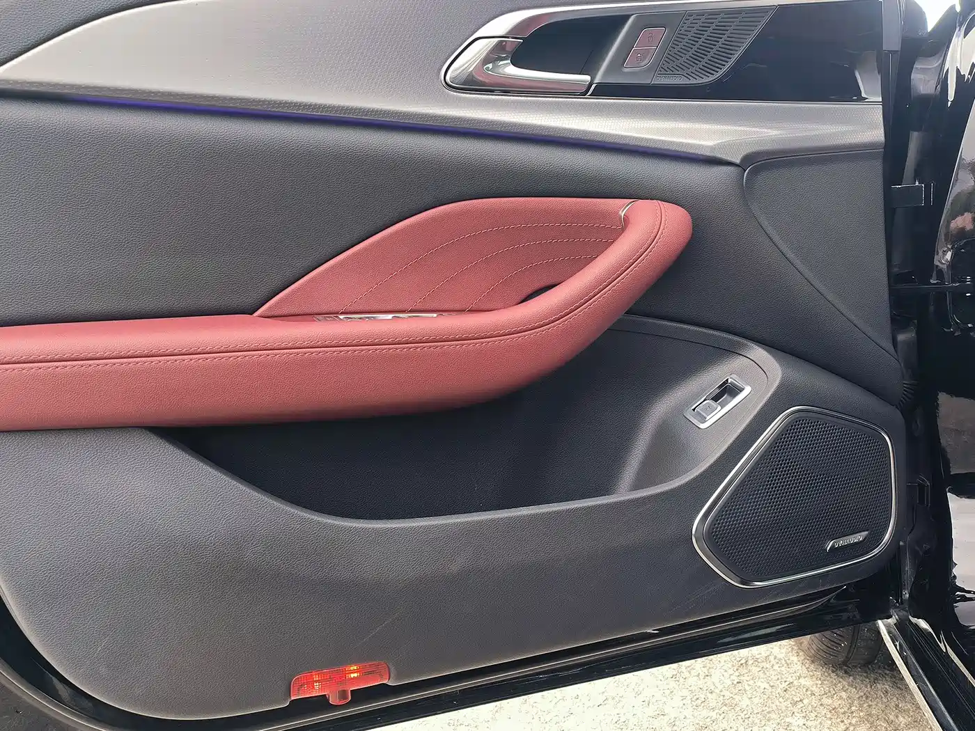 Hongqi H5 2024 2.0T Automatic Smart Connect Flag Smooth Edition фото 8