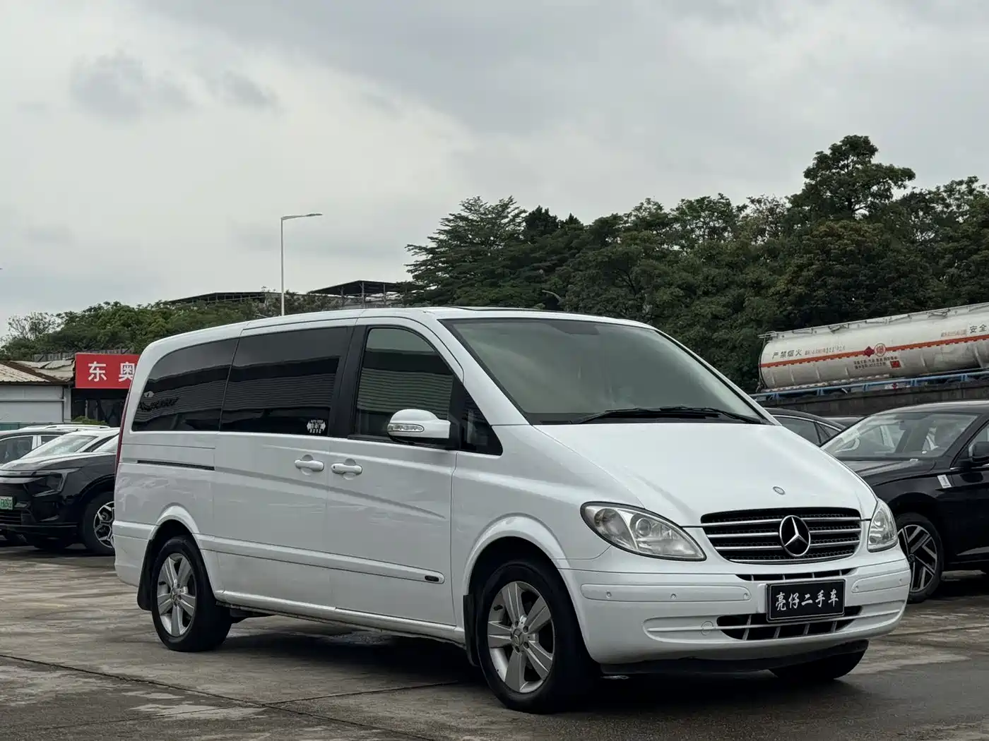 Mercedes-Benz Viano 2011 2.5L Prestige Edition фото 3