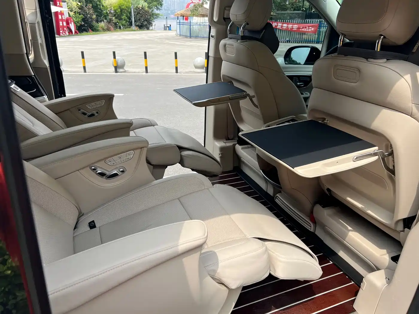 Mercedes-Benz V-Class 2018 V 260 Premium Edition China VI фото 16