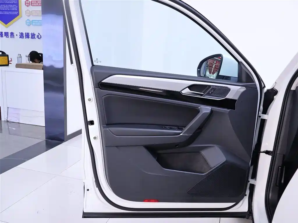 Volkswagen Tayron 2020 330TSI 2WD Luxury Smart Edition фото 18