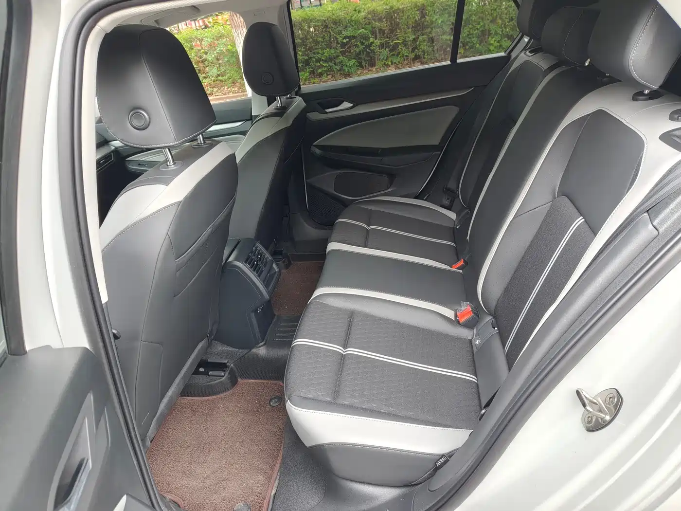 Volkswagen Golf 2025 300TSI Pro фото 8