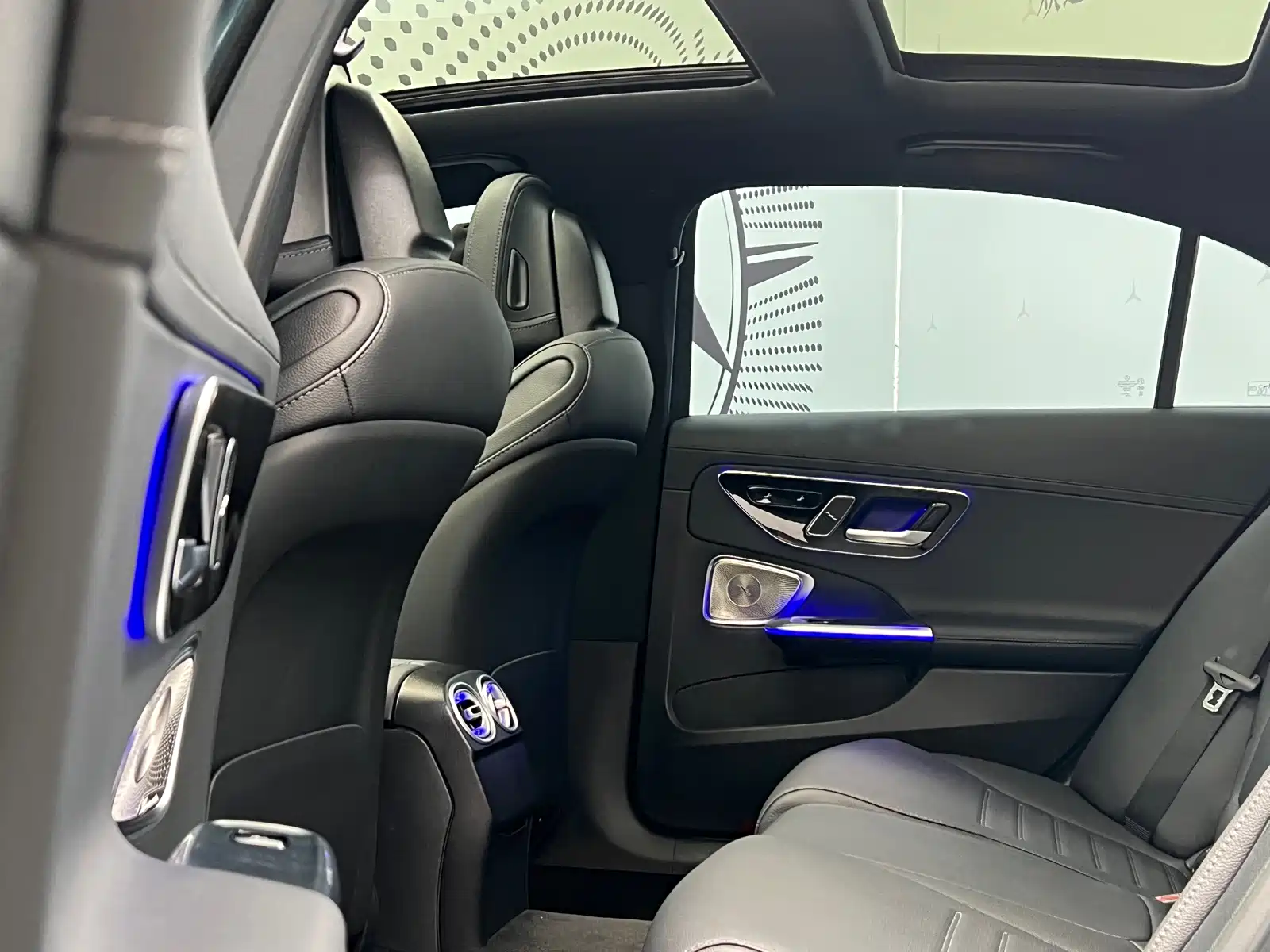 Фото 7 - Mercedes-Benz C-Class
