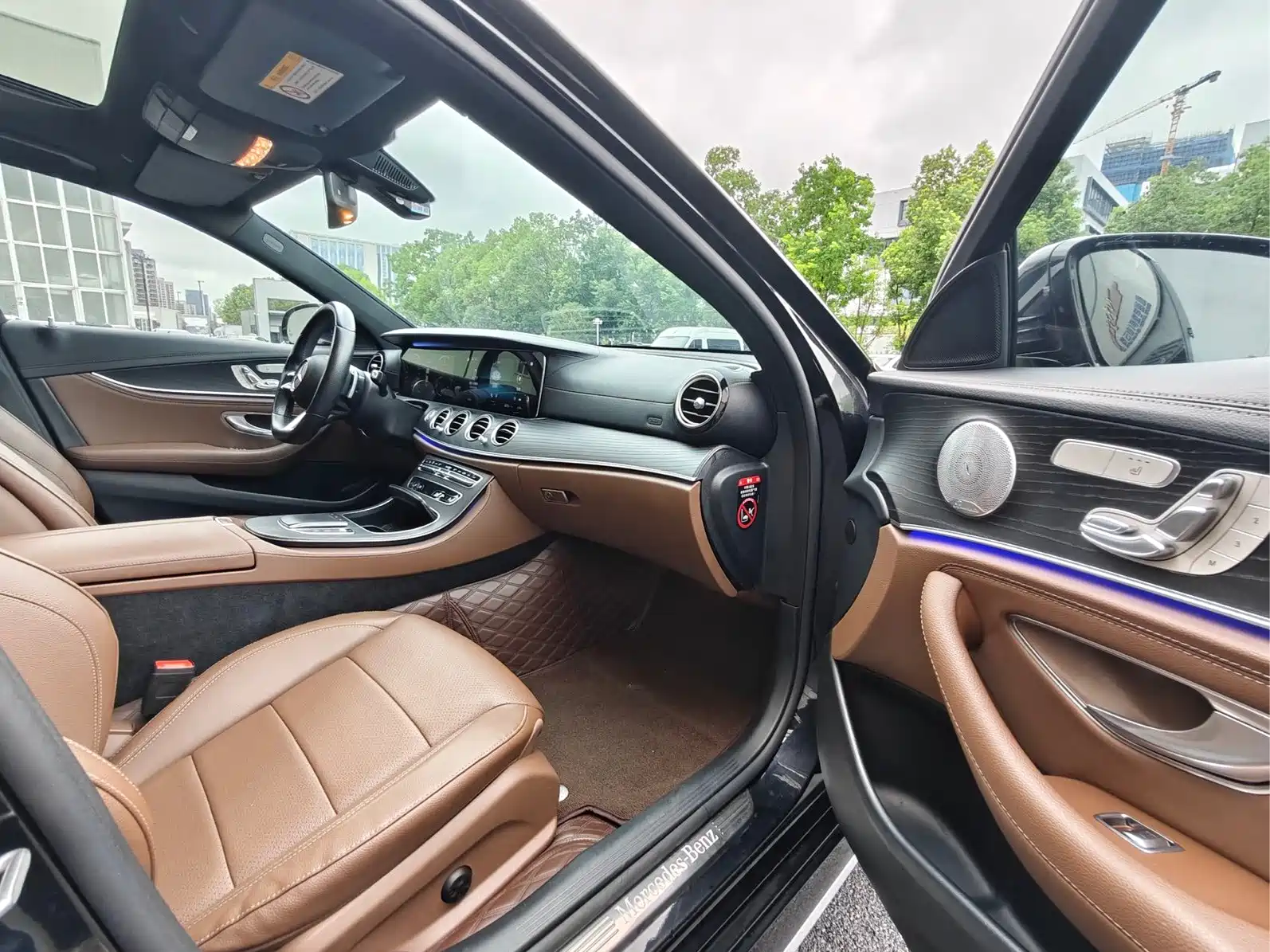 صورة 5 - Mercedes-Benz E-Class