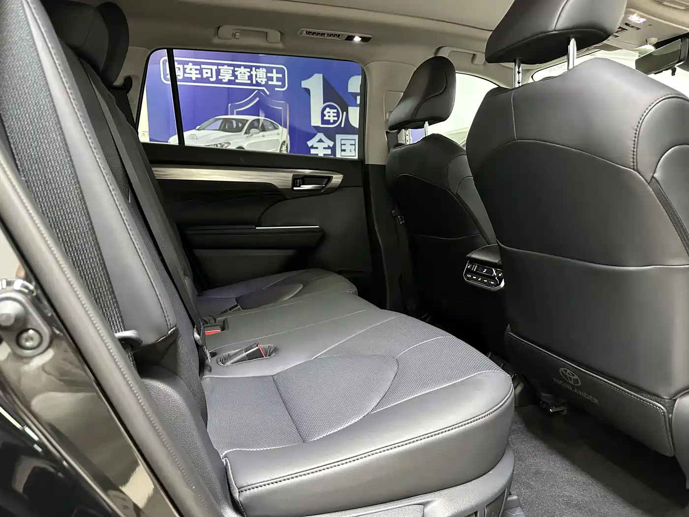 Toyota Highlander 2024 2.5L Smart Hybrid 4WD Ultimate 7-seater фото 16