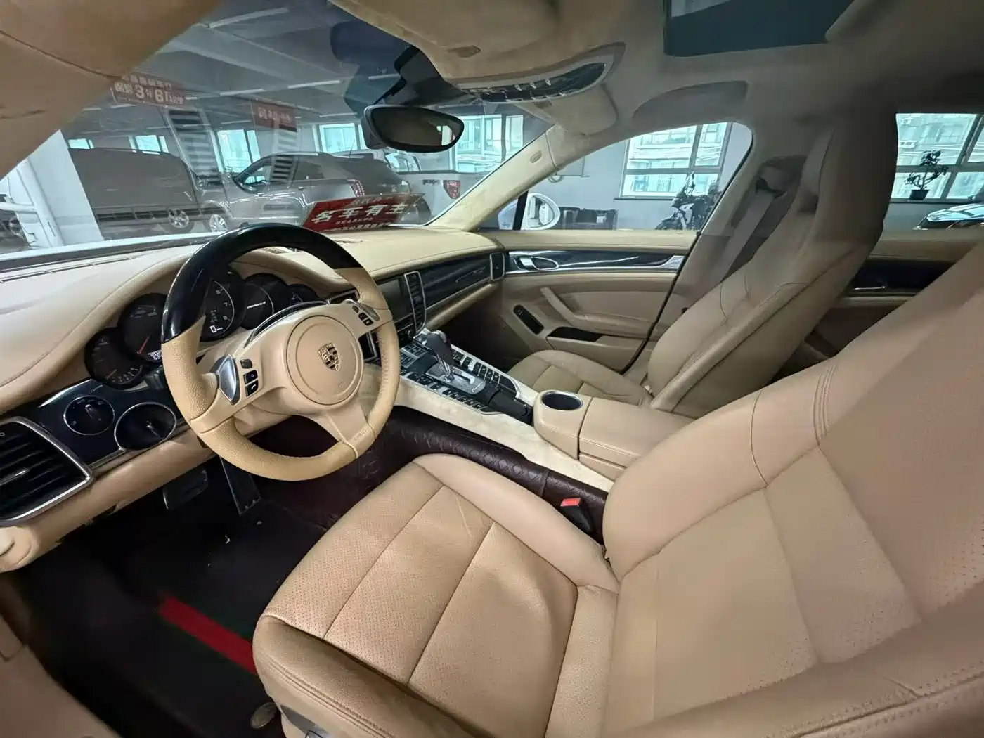 Porsche Panamera 2010 Panamera 4 3.6L фото 4