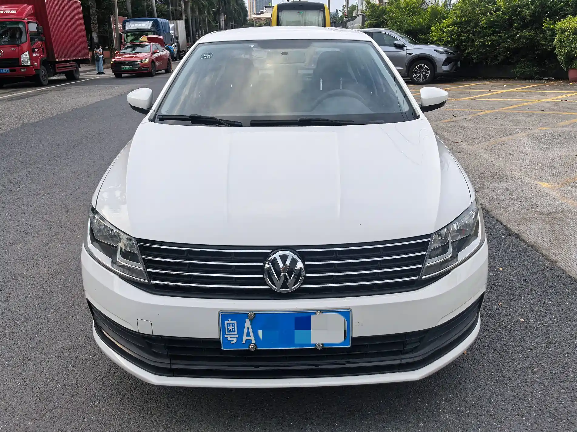 Photo 2 - Volkswagen Lavida