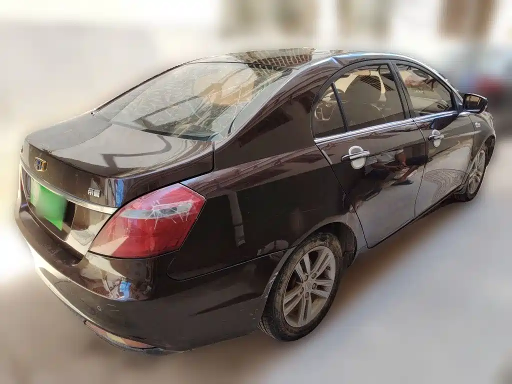 Фото 5 - Geely Emgrand