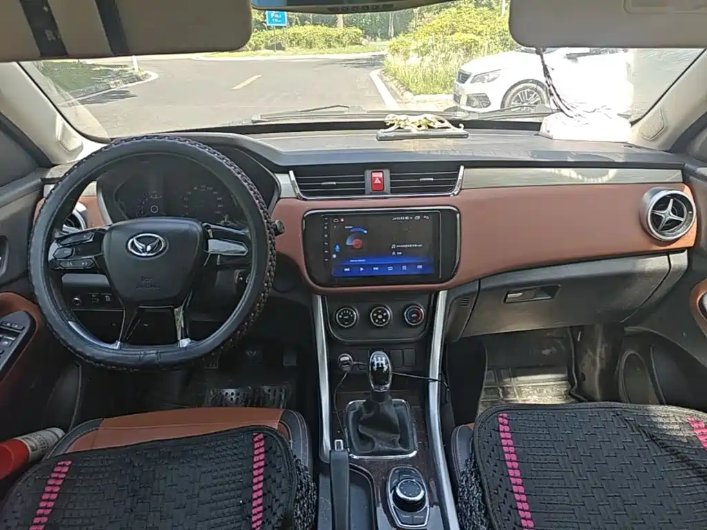 BAIC Huansu S3 2016 2016 S3L 1.5L Manual Premium