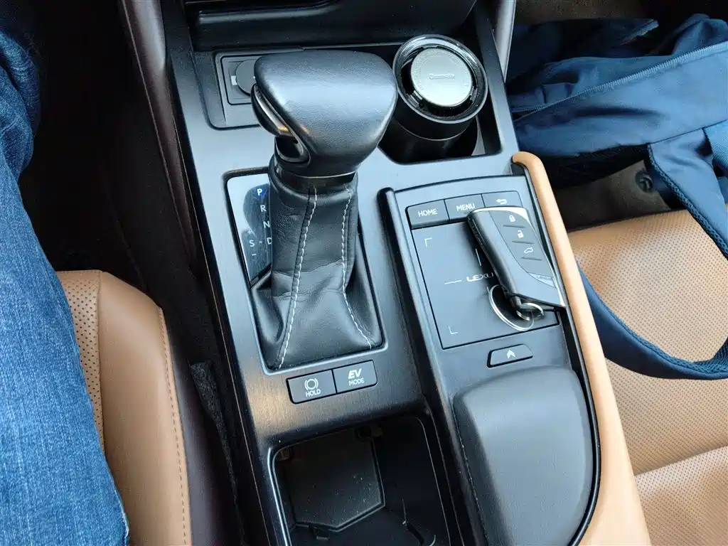 Lexus ES 2018 300h Excellence Edition China V фото 14
