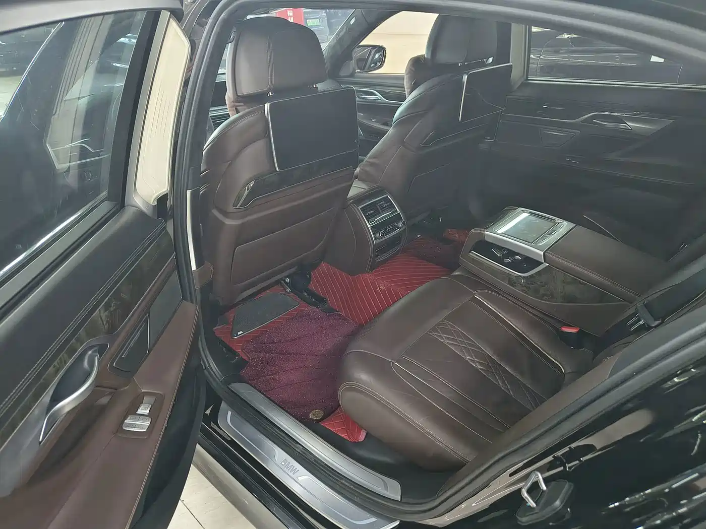 Photo 8 - BMW 7 Series