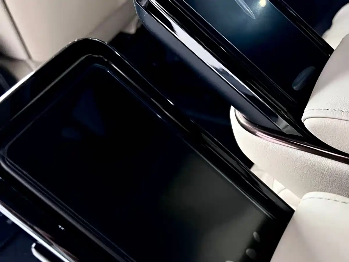 Toyota Alphard 2024 Hybrid 2.5L Ultimate Enjoyment Edition фото 9