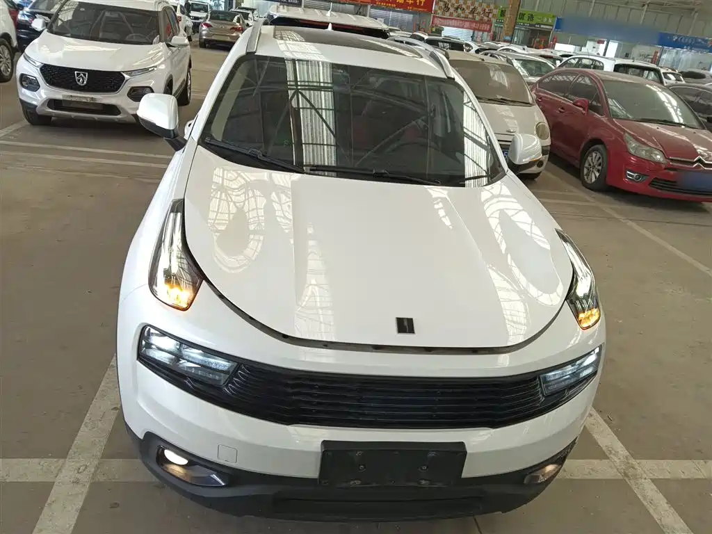 Lynk & Co 01 2019 2.0T 2WD Pure Version China VI фото 3