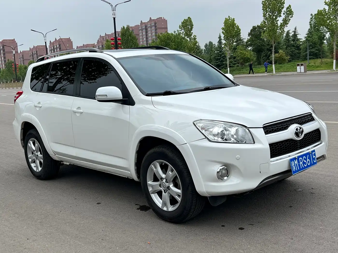 Toyota RAV4 Rongfang 2012 Styling Edition 2.4L Automatic 4WD Luxury фото 3