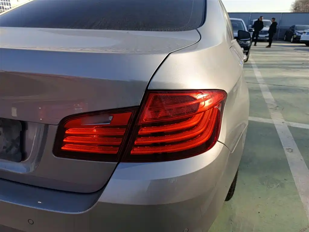 BMW 5 Series 2017 520Li Classic Edition фото 8