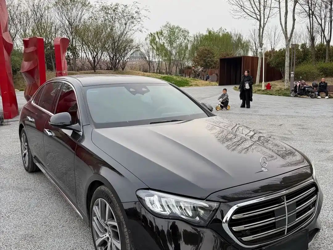 Mercedes-Benz E-Class 2024 E 300 L Fashion фото 2