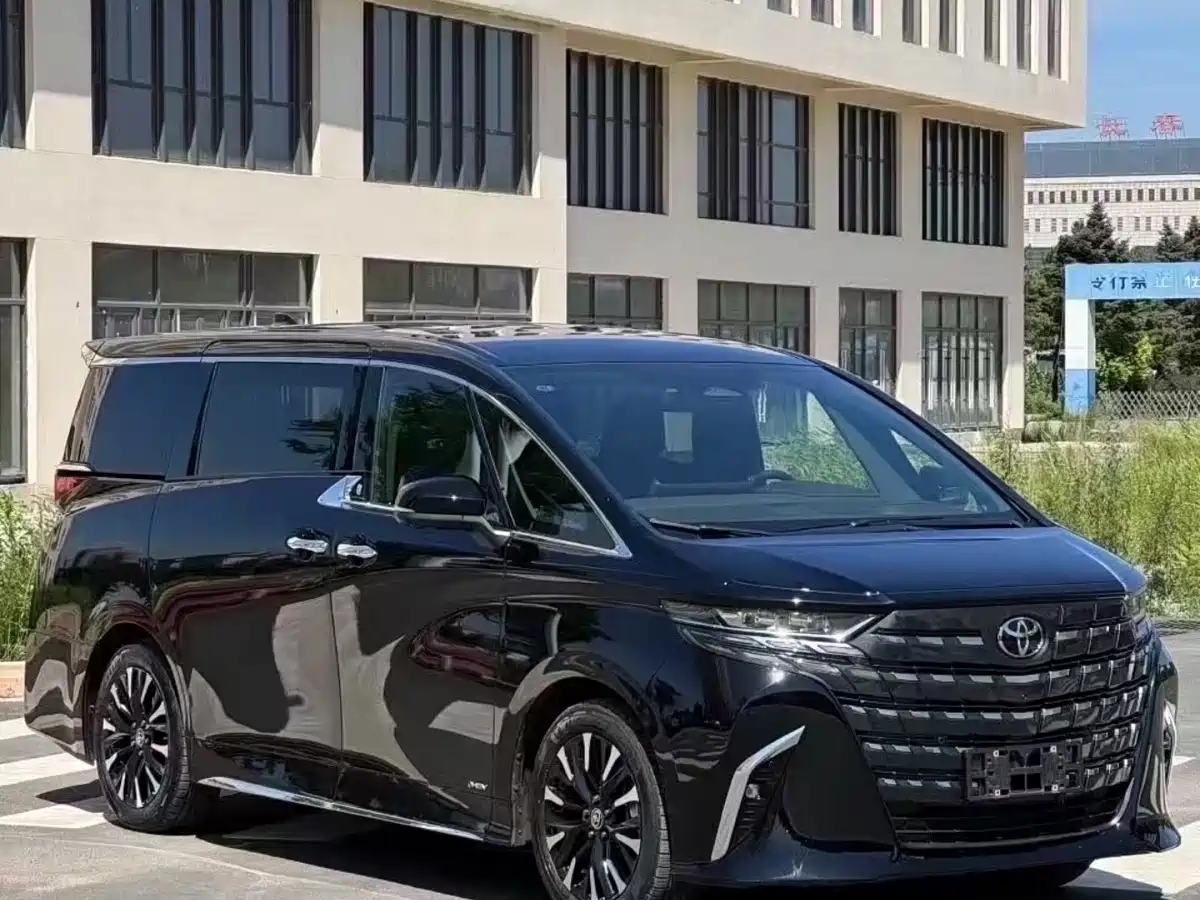 Toyota Alphard 2025 Hybrid 2.5L Prestige Gold Edition фото 4