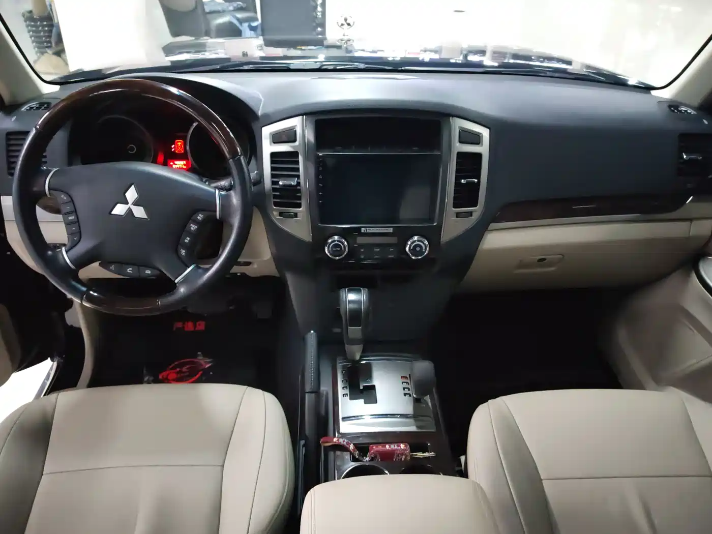 Mitsubishi Pajero (Import) 2020 3.0L Automatic Premium Edition фото 8