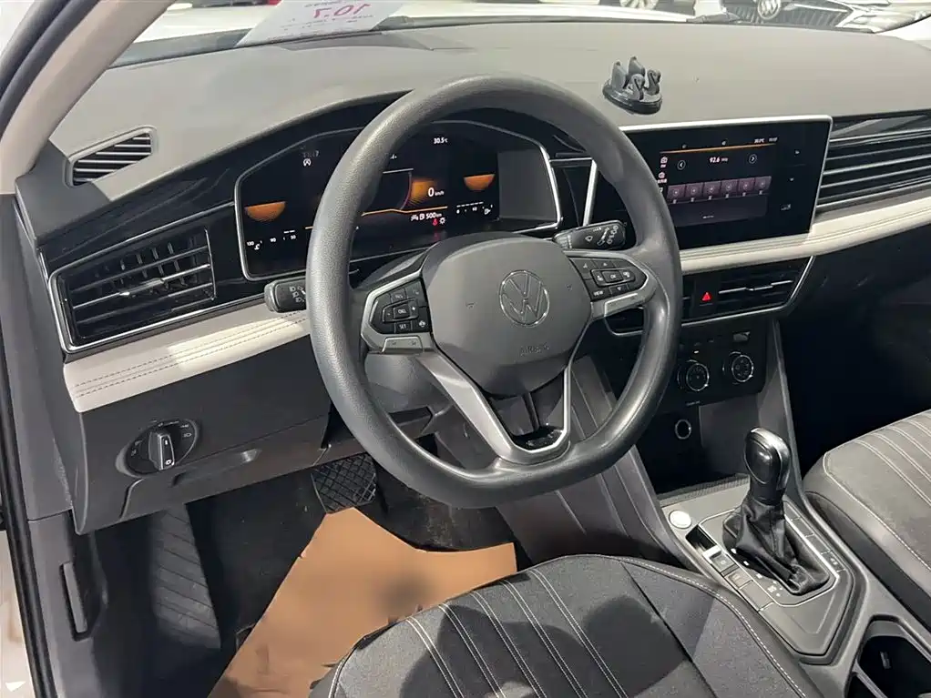Volkswagen Tiguan L 2022 330TSI Automatic 2WD Comfort Edition фото 4
