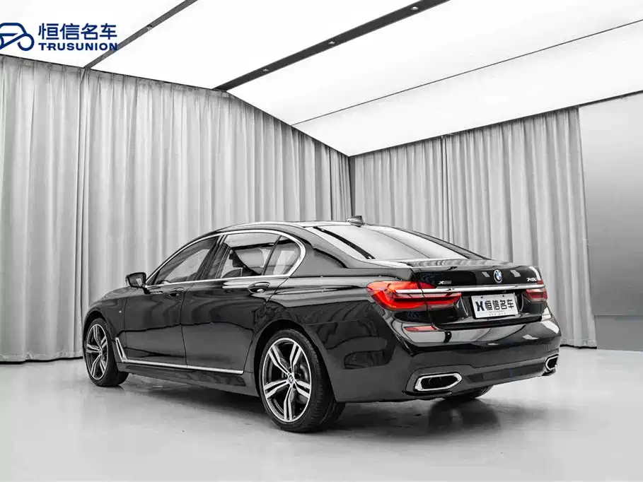 BMW 7 Series 2018 740Li xDrive Premium Type M Sport Package фото 7