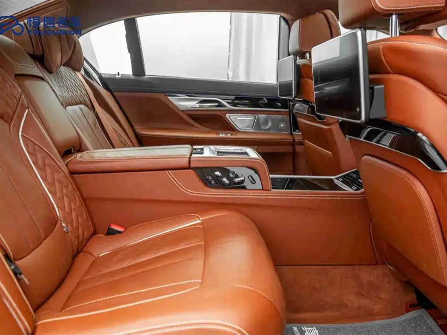 BMW 7 Series 2018 740Li xDrive Premium Type M Sport Package фото 16