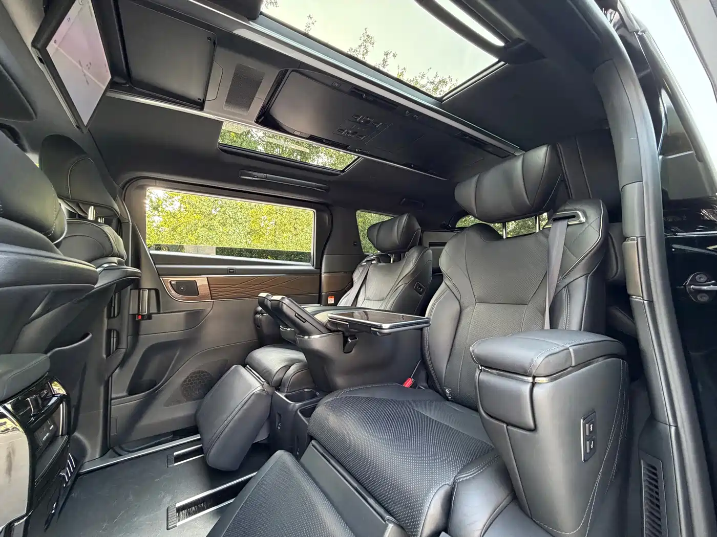 Toyota Vellfire 2025 2024 Crown Hybrid 2.5L Executive Premium Edition