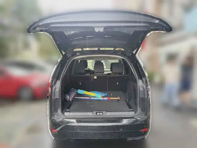 Land Rover Discovery 2023 360PS R-Dynamic S — фото 5