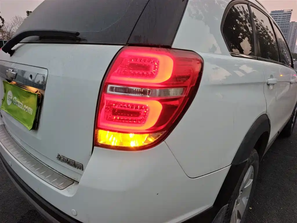Chevrolet Captiva 2014 2.4L 2WD Urban 5-seater фото 8