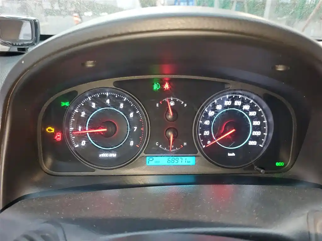 Chevrolet Captiva 2014 2.4L 2WD Urban 5-seater фото 12